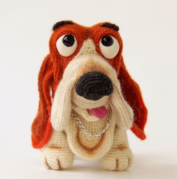 Russian Artist Knits One-Of-A-Kind Christmas Doggies