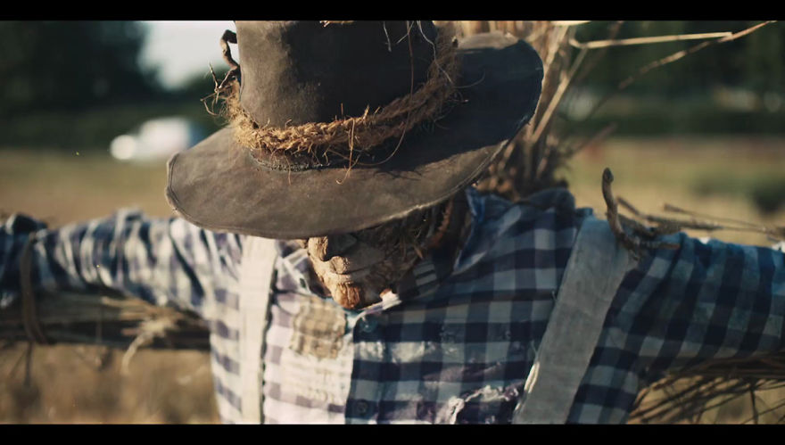 Robot & Scarecrow - A Modern Fairytale