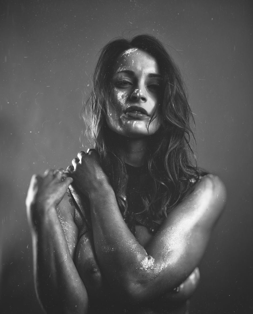 I Decided To Focus On The Raw Beauty Of The Female Form By Highlighting It With Oil & Dust. I Decided To Focus On The Raw Beauty Of The Female Form By Highlighting It With Oil & Dust.
