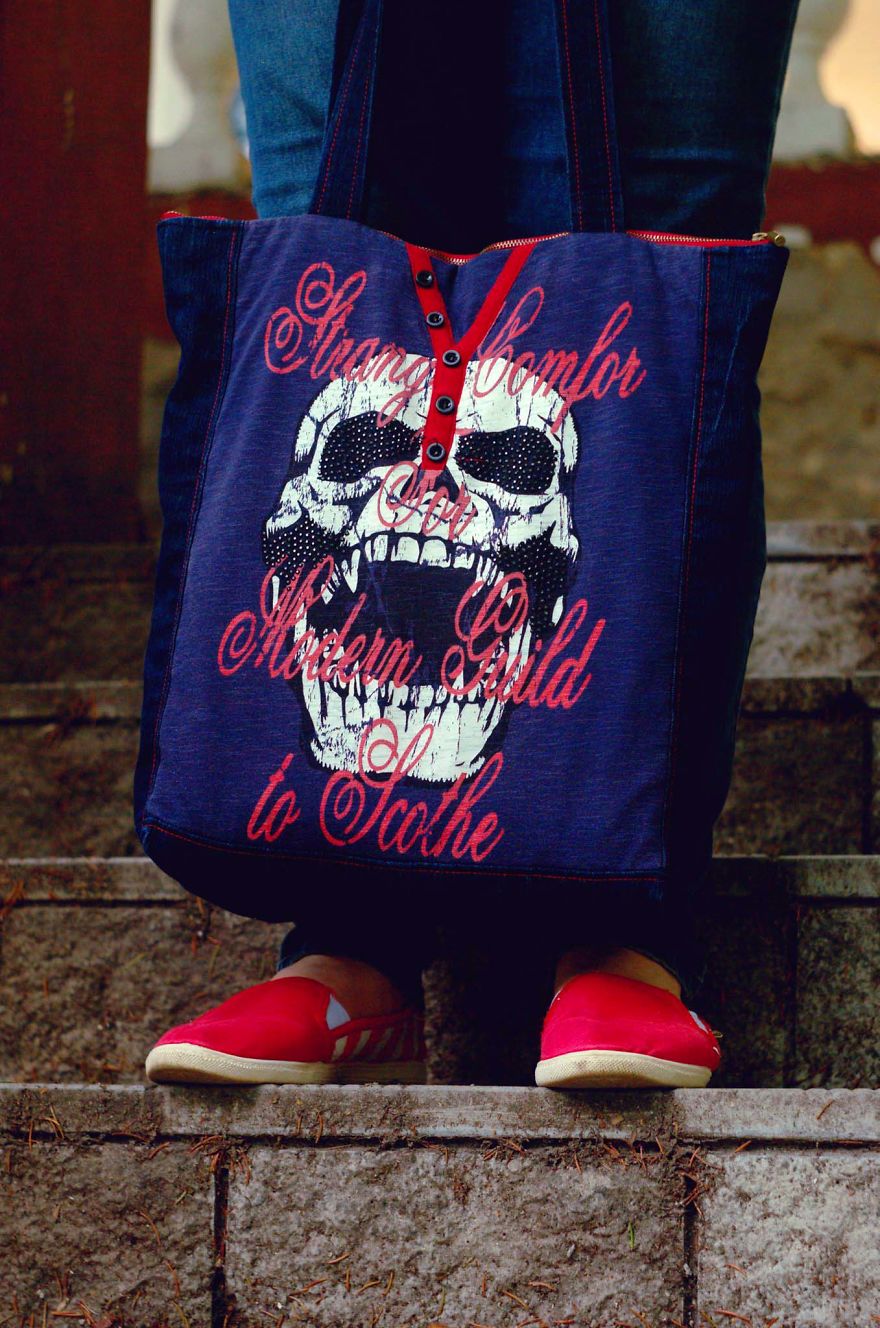 Upcycling Can Be Fun.
upcycled Goods Can Be Beautiful. Upcycling Can Be Fun.
upcycled Goods Can Be Beautiful.