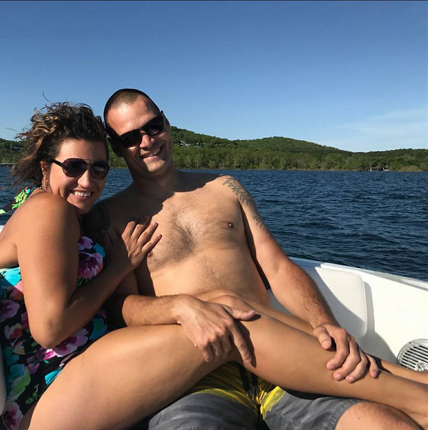 My Friend Posted A New Profile Pic With Her Boyfriend, And Everyone Took A Double Take