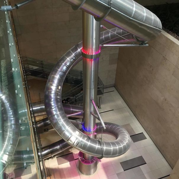 Space Slide In Singapore Airport