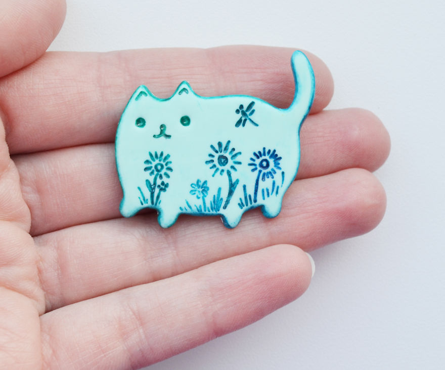 In My Free Time, I Design Cat Brooches From Polymer Clay