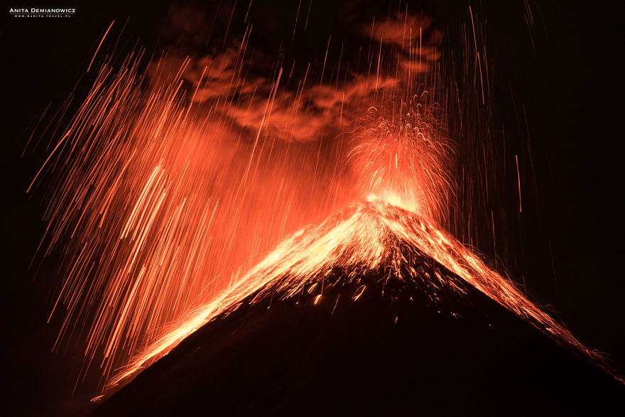 I Captured The Beauty Of The Volcano Fuego During The Eruption