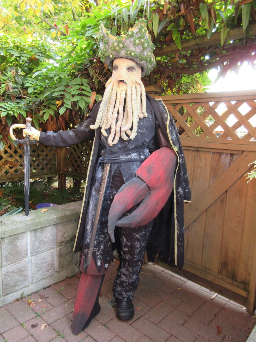 Girl Goes All Out To Dress As Davy Jones