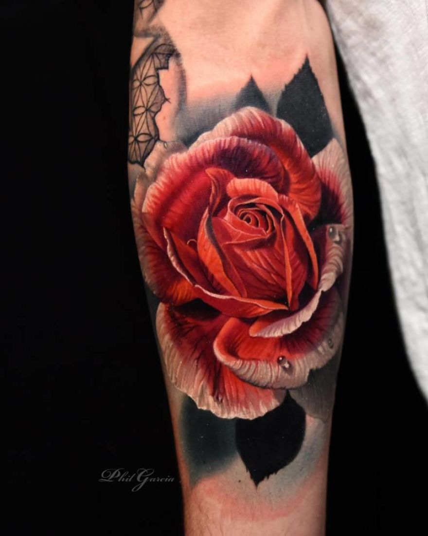 10 Magnificent Red Rose Tattoos That Will Be Blooming All Year Long 10 Magnificent Red Rose Tattoos That Will Be Blooming All Year Long