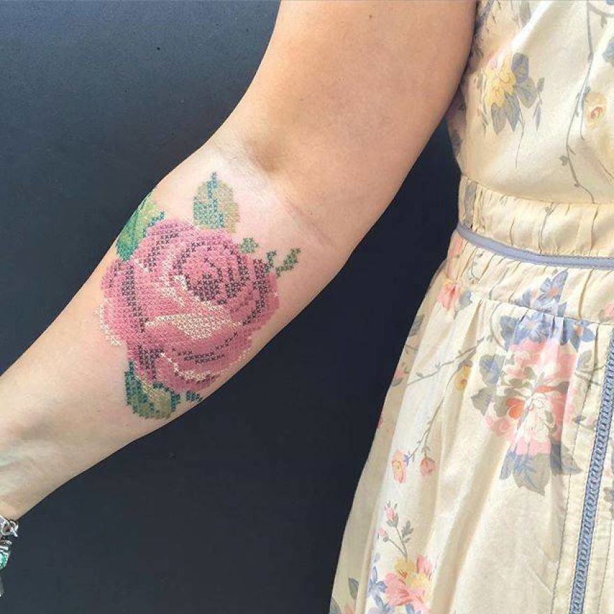 10 Magnificent Red Rose Tattoos That Will Be Blooming All Year Long 10 Magnificent Red Rose Tattoos That Will Be Blooming All Year Long