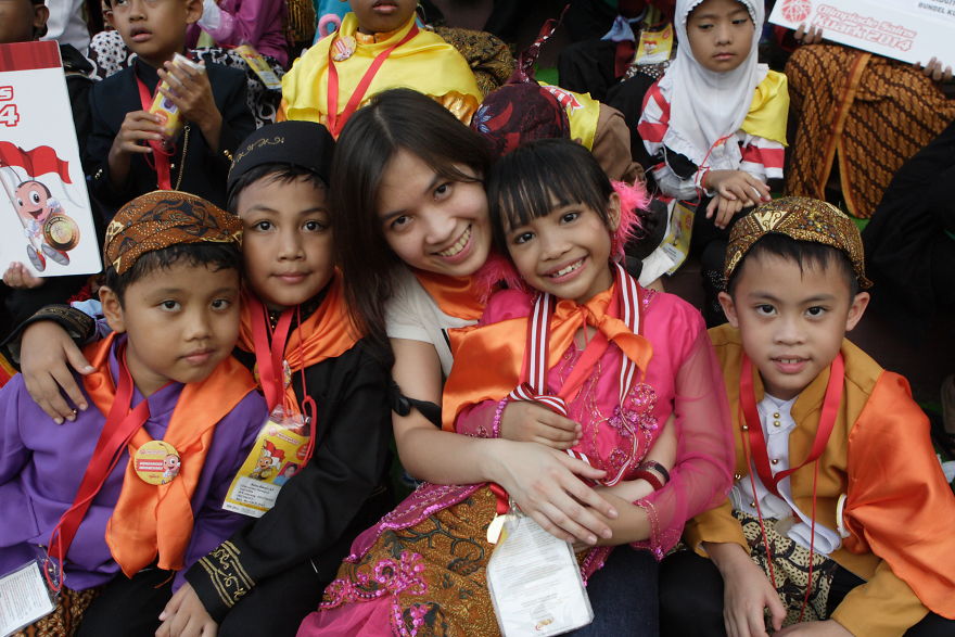 These Indonesian Students Amaze Us With Their Spirit, Proving How Amazing An Opportunity Can Be