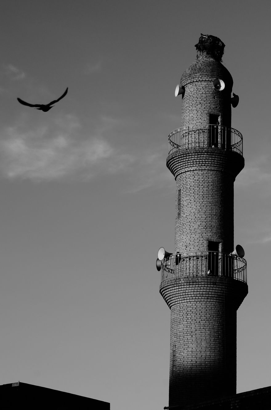 Photographer (Sndi Reshax) Captures Voyeuristic View Of People On Arbil Streets Photographer (Sndi Reshax) Captures Voyeuristic View Of People On Arbil Streets
