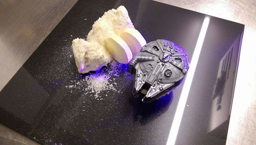 Some Star Wars Themed Desserts, Everything On The Plate Is Edible