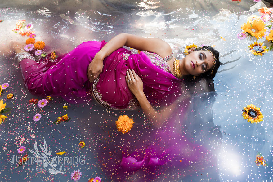 Juniper Spring Photography Takes Milkbath Maternity Photos To A Whole New Level
