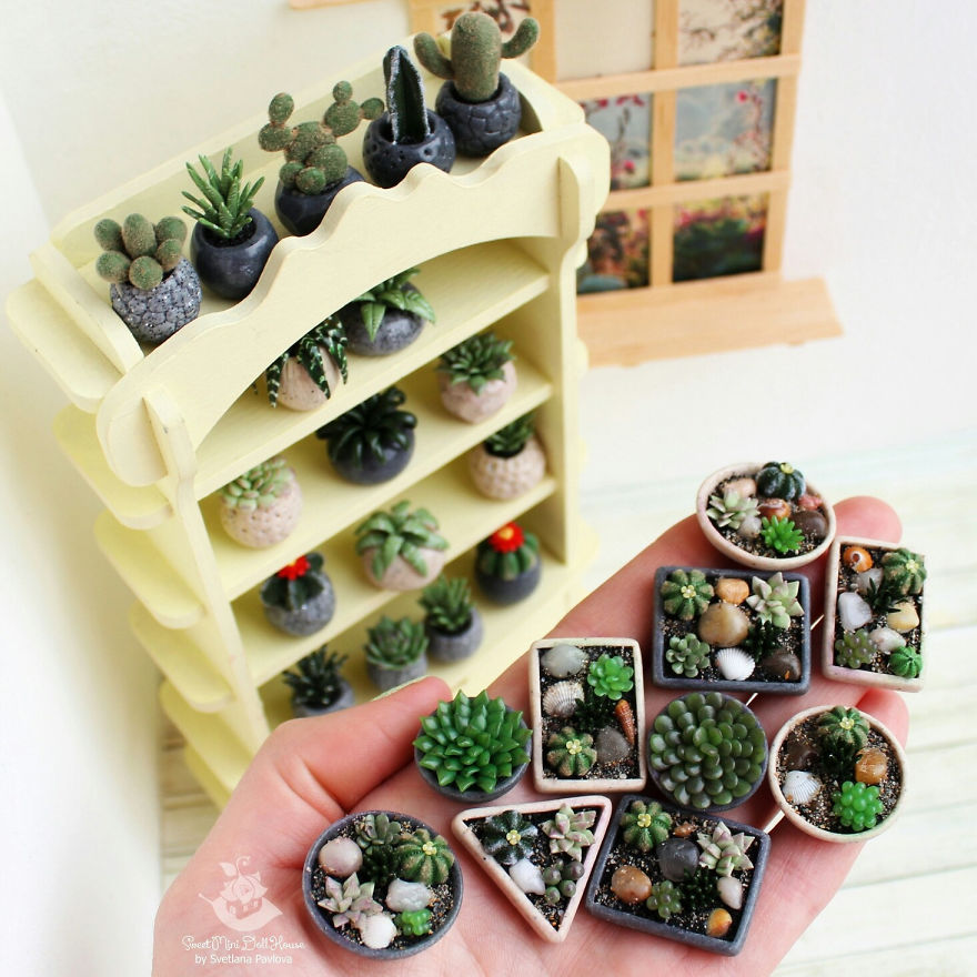 This Girl Makes Miniatures For Doll Houses With Crazy Precision