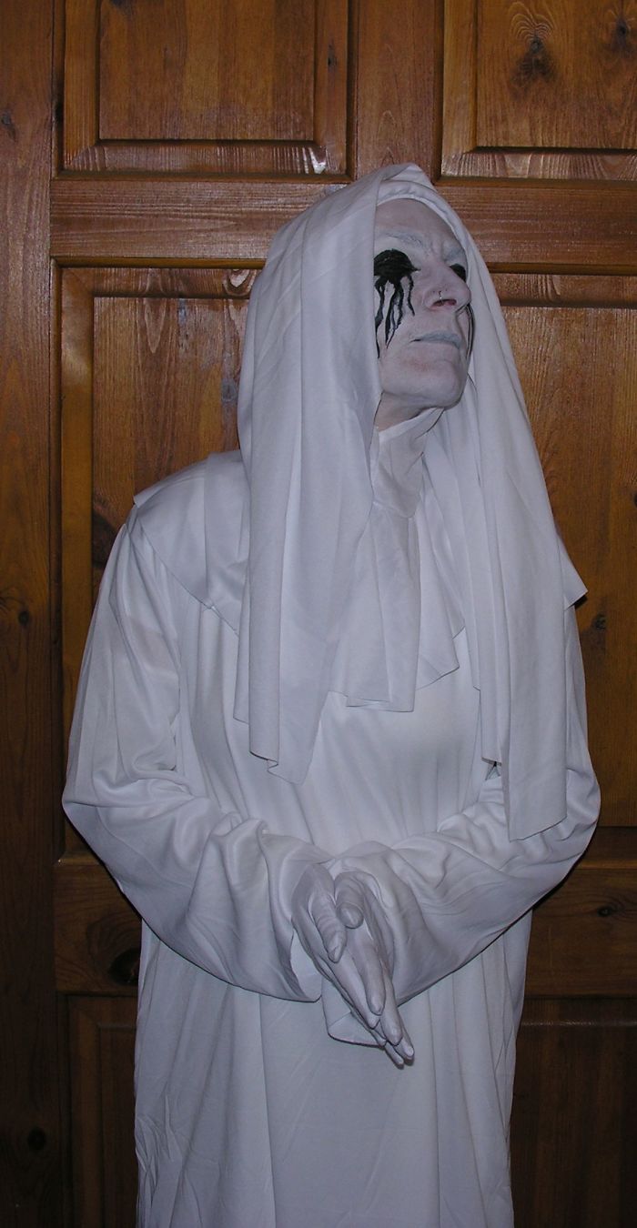 Weeping White Nun