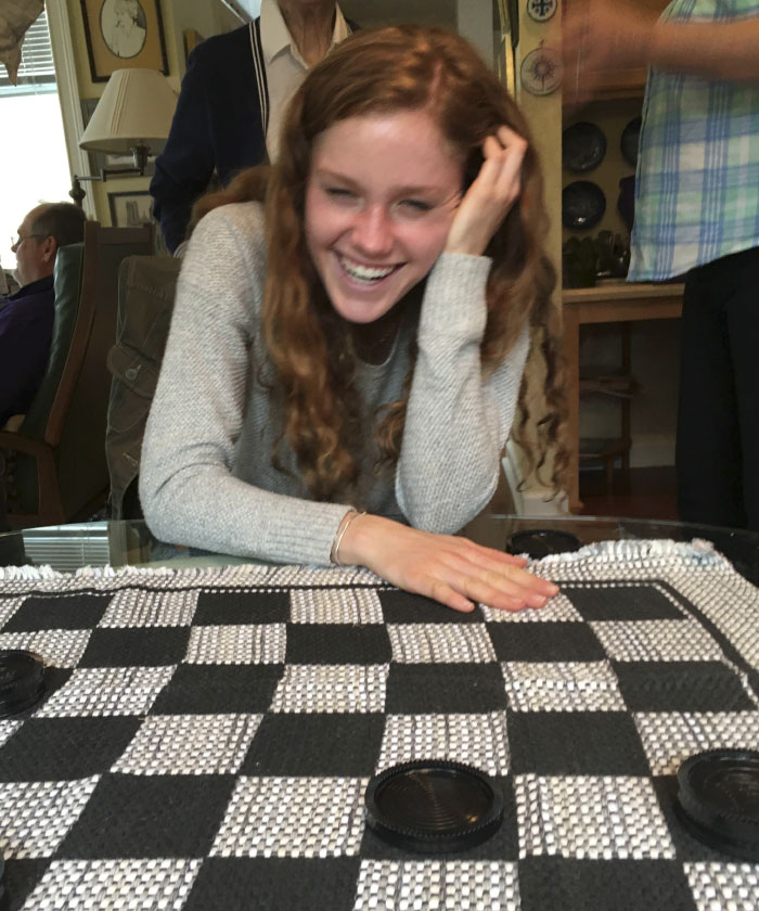“Every Thanksgiving My Little Cousin Challenges Me To Checkers. I’ve Been Documenting Her Defeat For The Past 9 Years”