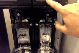 How You Get Beer In The Airline Lounge Of A Japanese Airport
