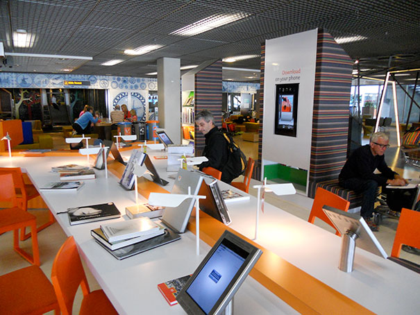 There Is World’s First Airport Library With Print And E-Books In 29 Languages At Schiphol Airport, Amsterdam