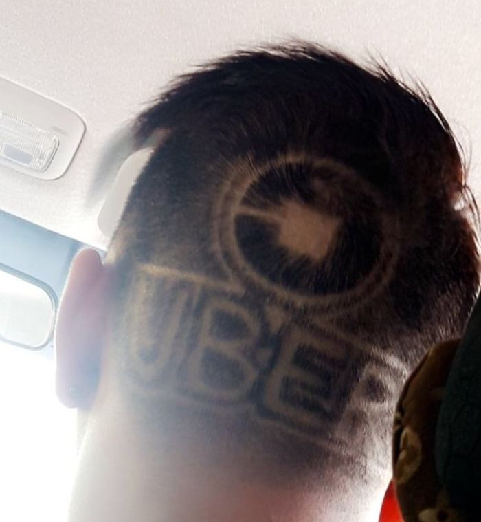Conductor de uber muy dedicado