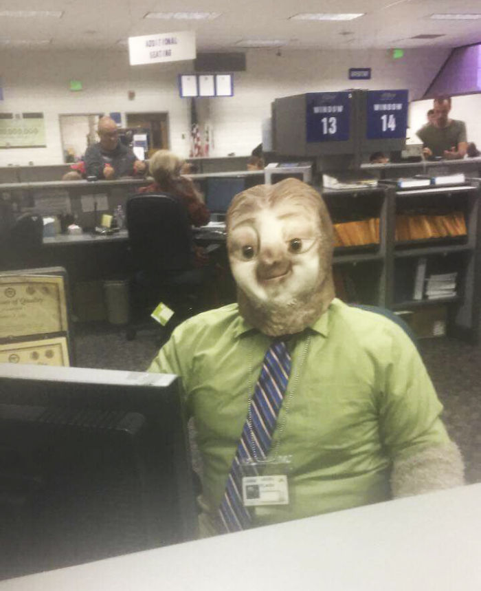 Lo que ocurre cuando los empleados del Departamento de Vehículos Motorizados tienen que trabajar en Halloween