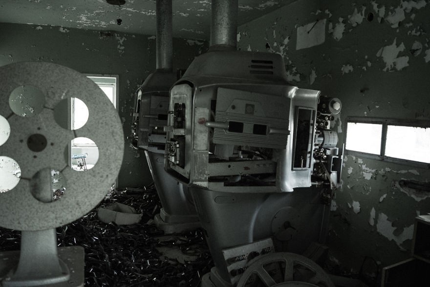 The Abandoned Cinema "Cosmos"