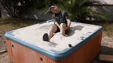 Este ex-ingeniero de la NASA sorprendió a todos al convertir arena en "sopa líquida", así es como lo hizo
