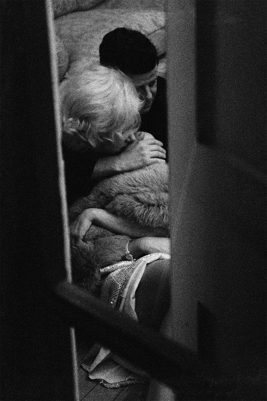 Marilyn Monroe And Jfk Lookalikes Cuddling
