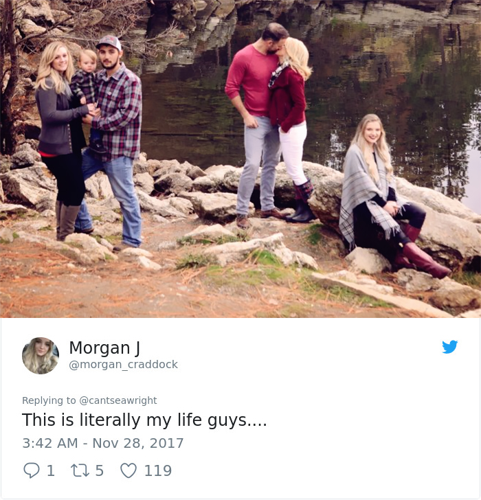 This Family S Christmas Card Goes Viral After People Notice One Savage Detail Bored Panda