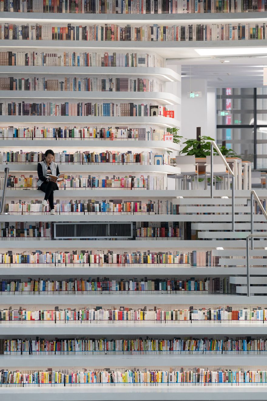 China Opens World's Coolest Library With 1.2 Million Books, And Its Interior Will Take Your Breath Away