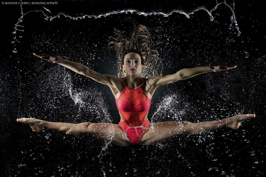 A Mind-Blowing Pictures In A Self-Made Water-Room By Manuel Cafini