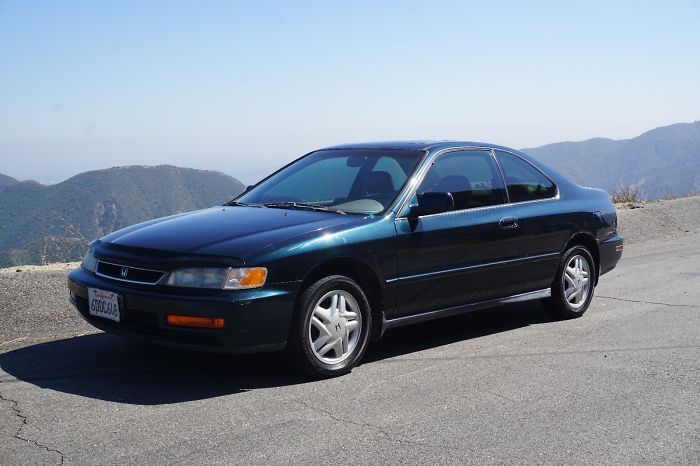 Boyfriend Comes Up With Genius Idea How To Sell Girlfriend’s 1996 Honda Accord, And Everyone Wants To Buy It Now