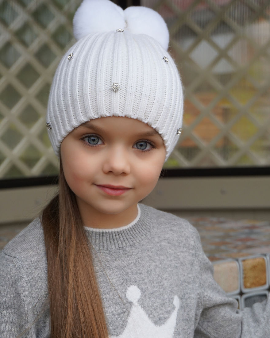 6 Year Old Russian With Beautiful Blue Eyes Is Voted The Most Beautiful Girl In The World