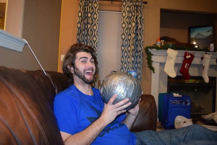 This Guy Wanted To Take Revenge For His Sister’s Obnoxious Gift Last Year, And The Result Is Pure, Packaged Evil