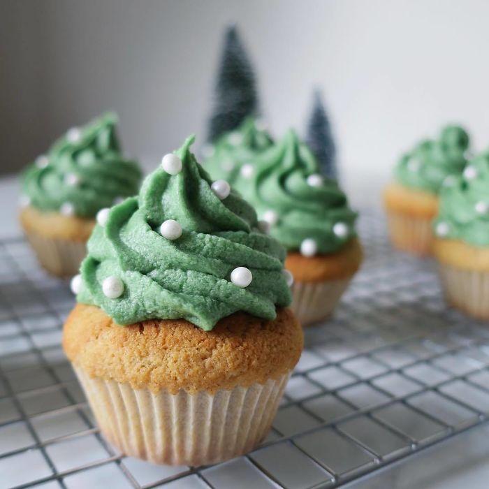 Creative-Holiday-Cupcake-Recipes