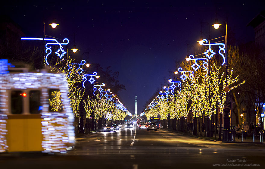 I Spent The Last Three Christmas Seasons Capturing The Wonderful Festive Air Of My Hometown