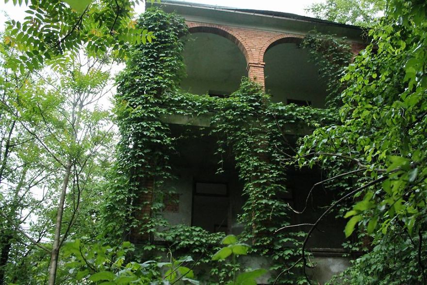 Strangely Attractive Places In Georgia