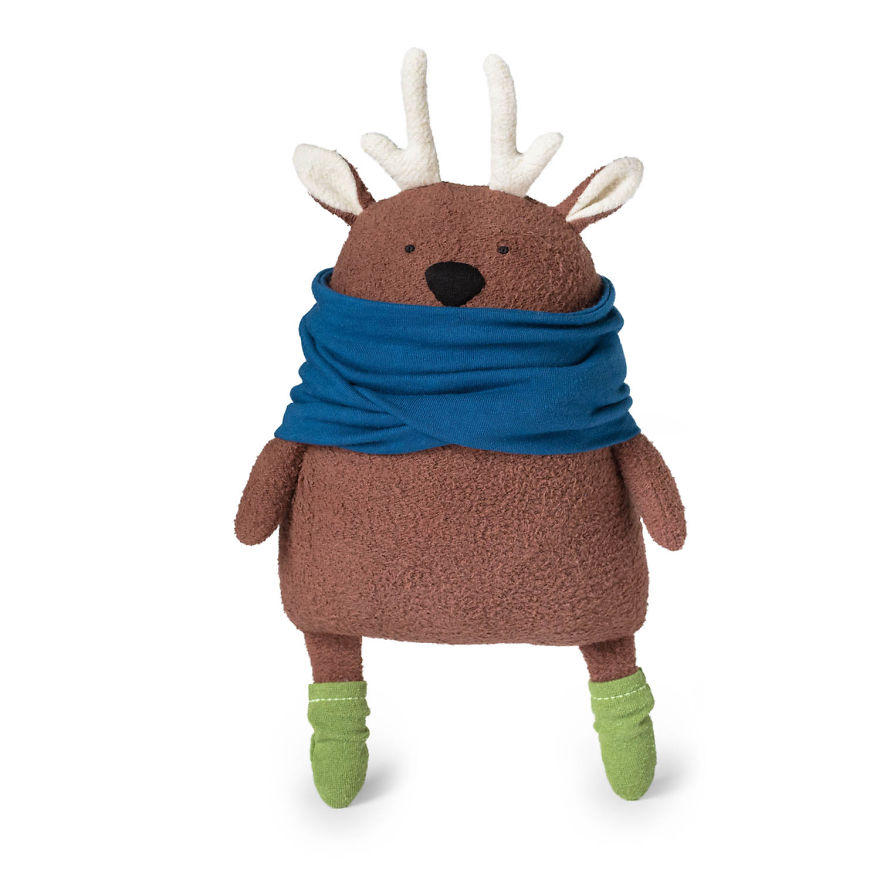 Plush Artist Shares How To Make Cuddly Stuffed Deer From Eco-Friendly Materials