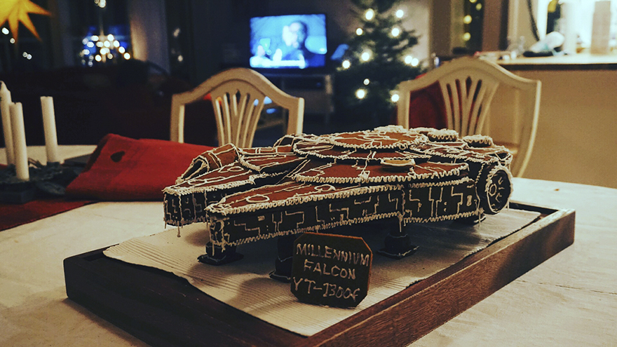gingerbread imperial star destroyer star wars bakery 12 5a3cd04b507bd  880 - This Giant Gingerbread Imperial Star Destroyer Just Put All Gingerbreads To Shame
