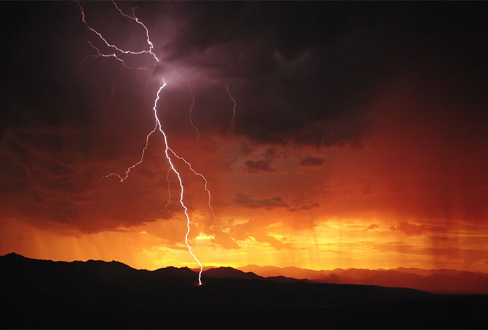 The Breathtaking Beauty Of Lightning Shot At 1,000FPS