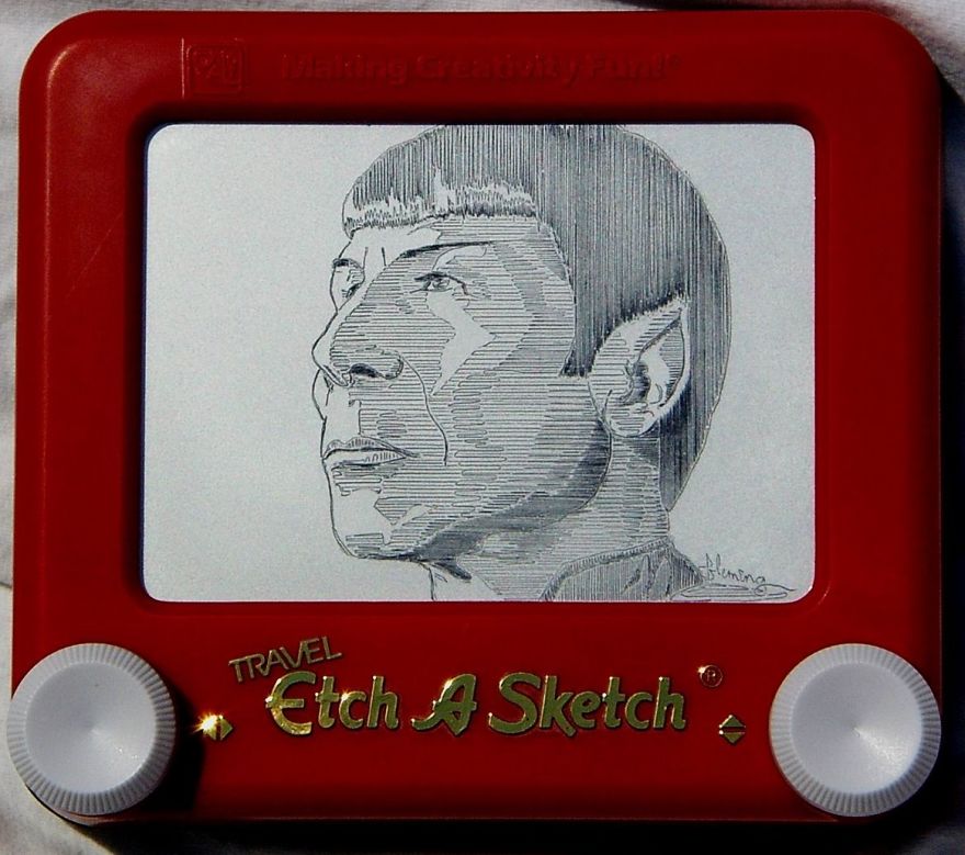 Etch-A-Sketch Artist Creates Mind-Blowing Works By Simply Turning The Dials
