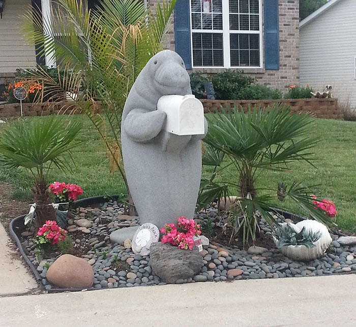 neighbors dressed up manatee mailbox marley 5a3a167cc73b4  700 - “My Neighbor Has This Manatee Mailbox He Dresses Up Throughout The Year And I’m Kind Of Obsessed With It”