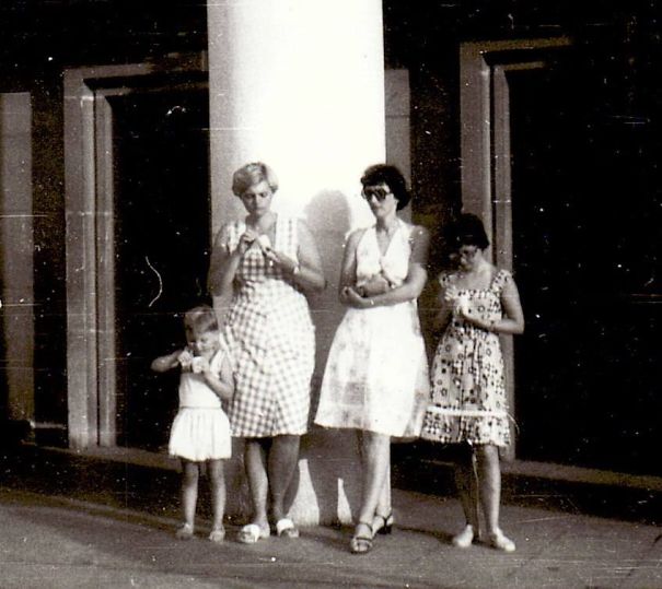 Back In ...hmmmm.... Let´s Say 1976, My Sister, Aunt, Mum And Me