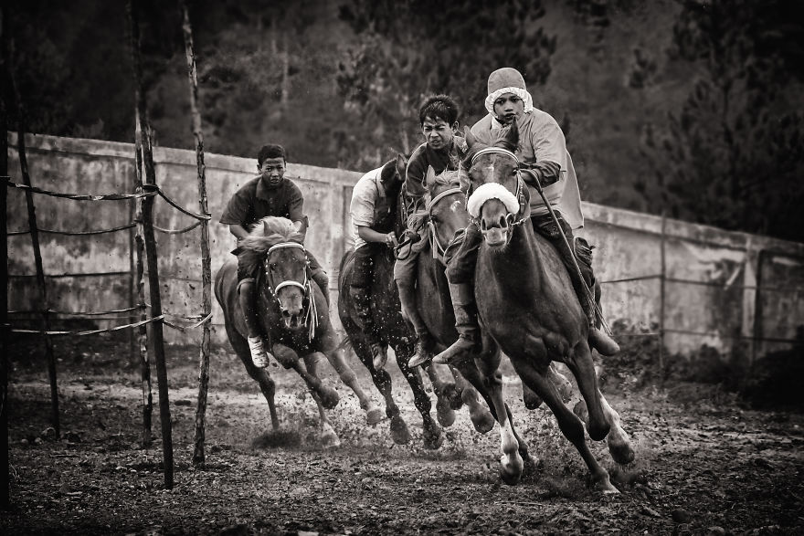 A Day Spent With Locals In The Highlands Of Sumatra Capturing A Traditional Horse Race