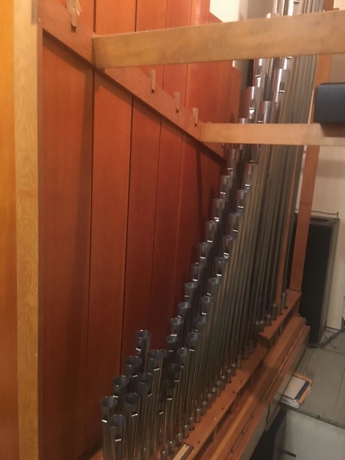 Here's What The Back Of The Organ Pit Looks Like