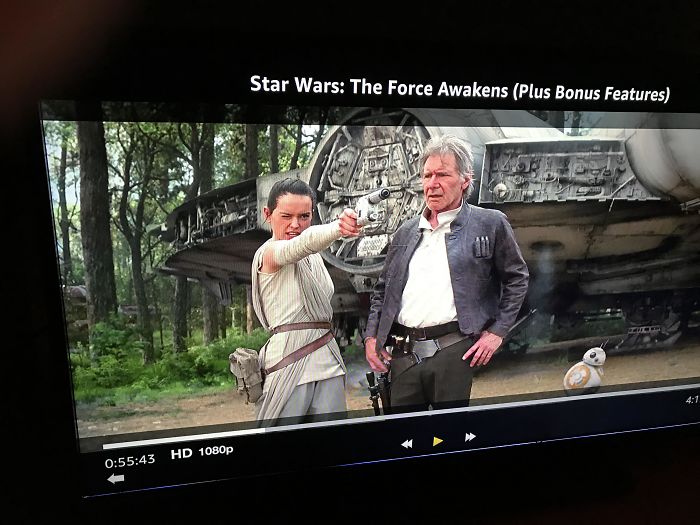 Star Wars: The Force Awakens “Yeah, You Pull The Trigger.” Rey Shows Her Unfamiliarity With A Blaster By Aiming With The Wrong Eye