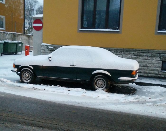 The Way Snow Aligns With This Car