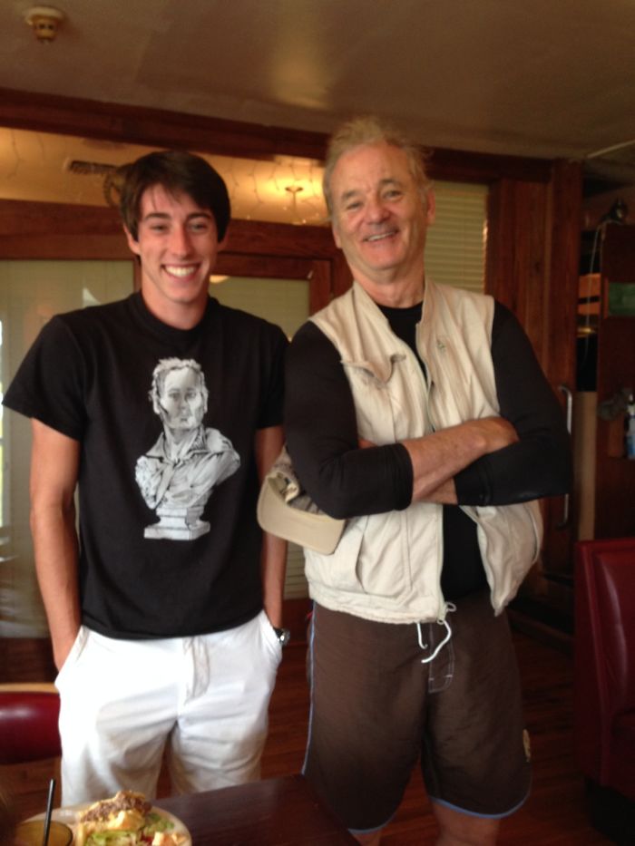 Estaba mi amigo en un restaurante con su camiseta de Bill Murray cuando...
