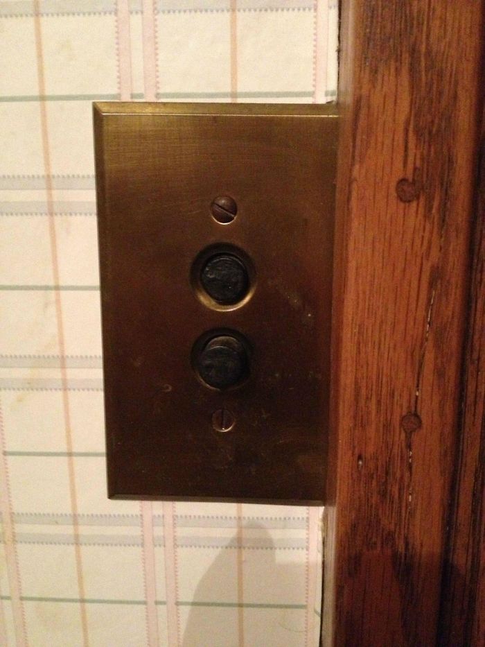 Mi casa tiene los interruptores de la luz originales