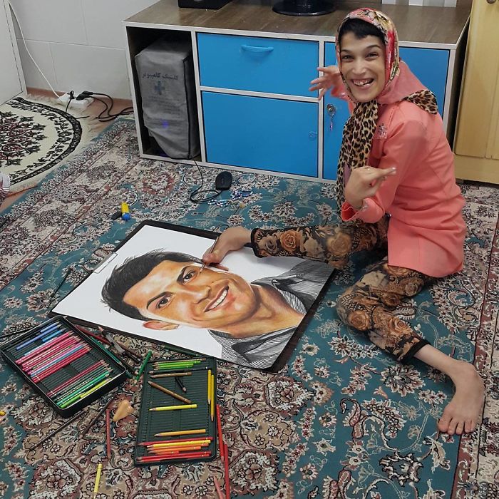 Disabled Iranian Artist Fatemeh Hamami Draws The Portrait Of Cristiano Ronaldo Using Only Her Feet