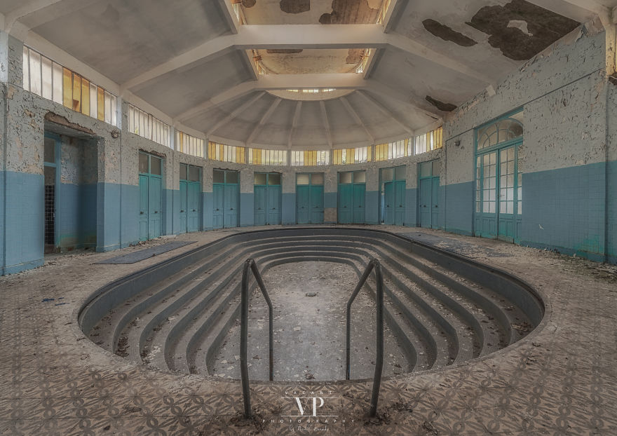 I Photographed This Spa, Frozen In Time