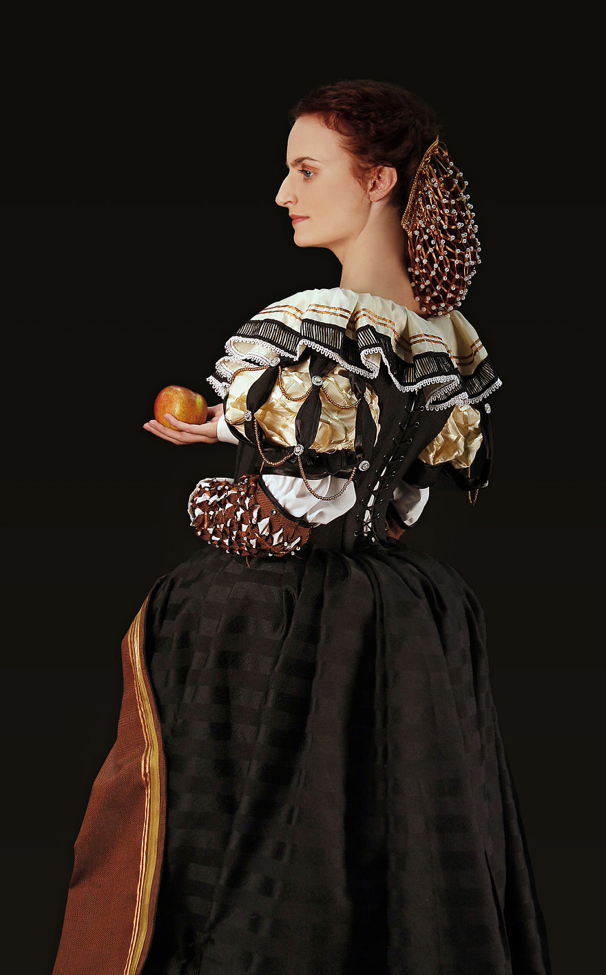 Historical Dress On A Tight Budget? The Results Are Even Tighter!