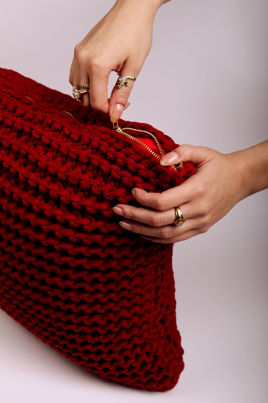 You Will Have To Fight Your Friends &ndash; And Pets! &ndash; To Snuggle With These Eco-Friendly Pillows